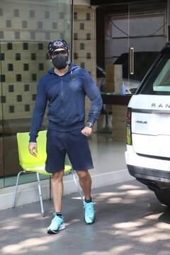 मुंबई में लॉकडाउन के बीच प्राइवेट Gym पहुंचे अभिनेता इमरान हाशमी, सामने आईं ये तस्वीरें