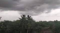 Weather Update: কয়েক ঘন্টার মধ্যে রাজ্যের চার জেলায় বজ্র-বিদ্যুৎ সহ বৃষ্টির পূর্বাভাস