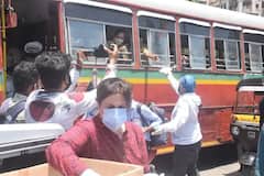 લૉકડાઉનમાં ગરીબોને ખાવાનુ આપવા મુંબઇના રસ્તા પર નીકળ્યો બૉલીવુડનો આ મોટો સ્ટાર, સામે આવી તસવીરો