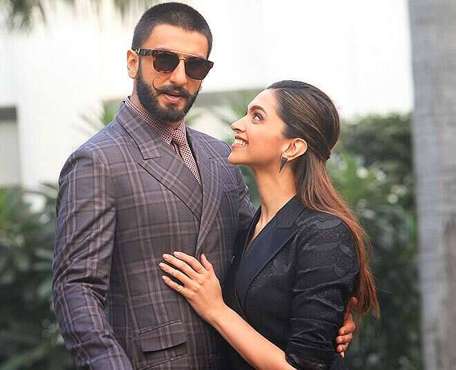 रणवीर और दीपिका ने छह साल की डेटिंग के बाद नवम्बर 2018 में इटली के लेक कोमो में शादी की थी. दोनों ने 'गोलियों की रासलीला: रामलीला' के बाद बाजीराव मस्तानी, पद्मावत जैसी फिल्मों में काम किया था. इनकी अगली फिल्म 83 है जिसमें रणवीर कपिल देव के किरदार में दिखेंगे. वहीं, दीपिका उनकी पत्नी रूमी के किरदार में दिखेंगे.