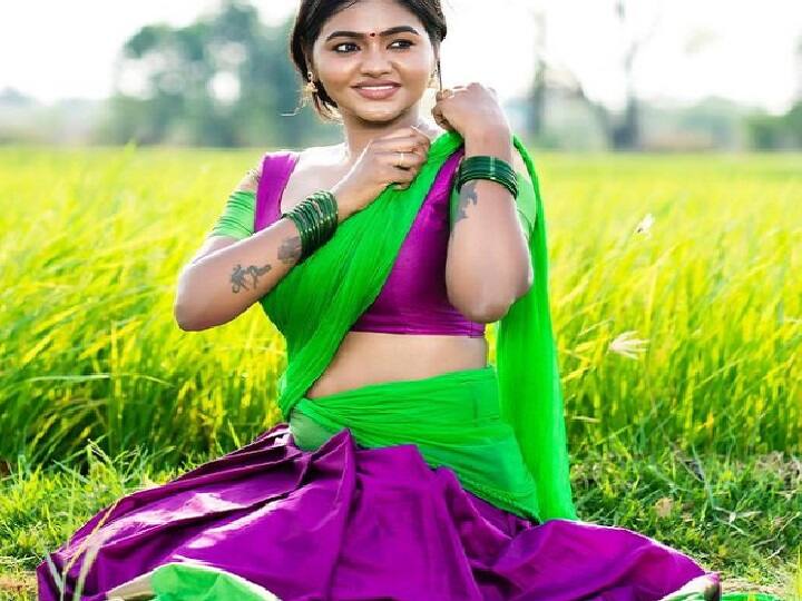ஷாலு ஷம்முவின் கேசுவல் லுக் போஸ் இது தான்