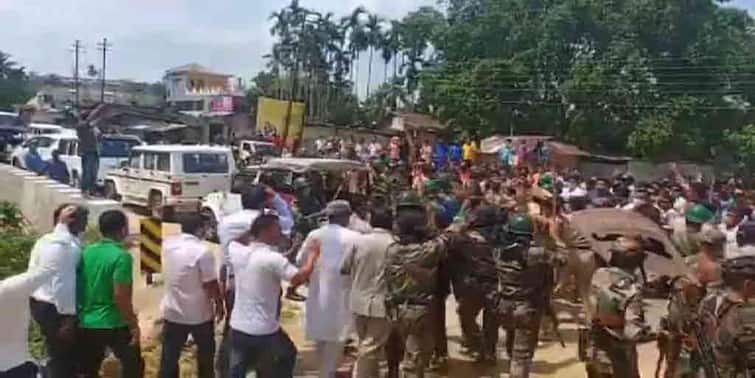 Former CM Manik Sarkar and other CPM Leaders attacked in Tripura Tripura Leaders Attack: ত্রিপুরায় আক্রান্ত দলীয় কর্মীকে দেখতে গিয়ে হামলার মুখে মানিক সরকার