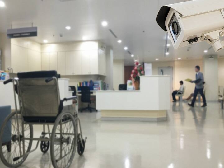 गाजियाबाद: कोविड-19 मरीजों को भर्ती नहीं करने पर निजी अस्पतालों पर सख्त हुआ प्रशासन