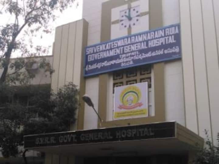 11 Covid-19 Patient died in Andhra Pradesh due to obstacle in oxygen supply Oxygen Supply: आंध्र प्रदेश में बड़ा हादसा, ऑक्सीजन सप्लाई रुकने से 11 कोरोना संक्रमित मरीजों की दर्दनाक मौत