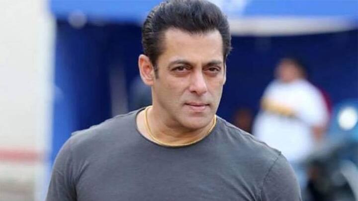 एक्टर सलमान खान (Salman Khan) अपनी अपकमिंग फिल्म ‘राधे: योर मोस्ट वांटेड भाई’ को लेकर सुर्ख़ियों में हैं. आपको बता दें कि सलमान खान अपनी फिल्मों को ऐसे बनाते हैं कि पूरा परिवार इसे साथ बैठकर देख सके. शायद यही वजह है कि सलमान खान ऑनस्क्रीन नो किसिंग सीन पॉलिसी में यकीन रखते हैं.