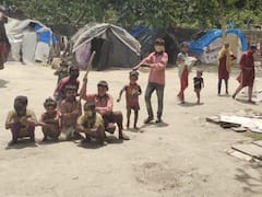 नोएडा: गरीब मजदूरों पर लॉकडाउन की दोहरी मार, रोजगार के साथ-साथ खाने का जुगाड़ भी हुआ मुश्किल