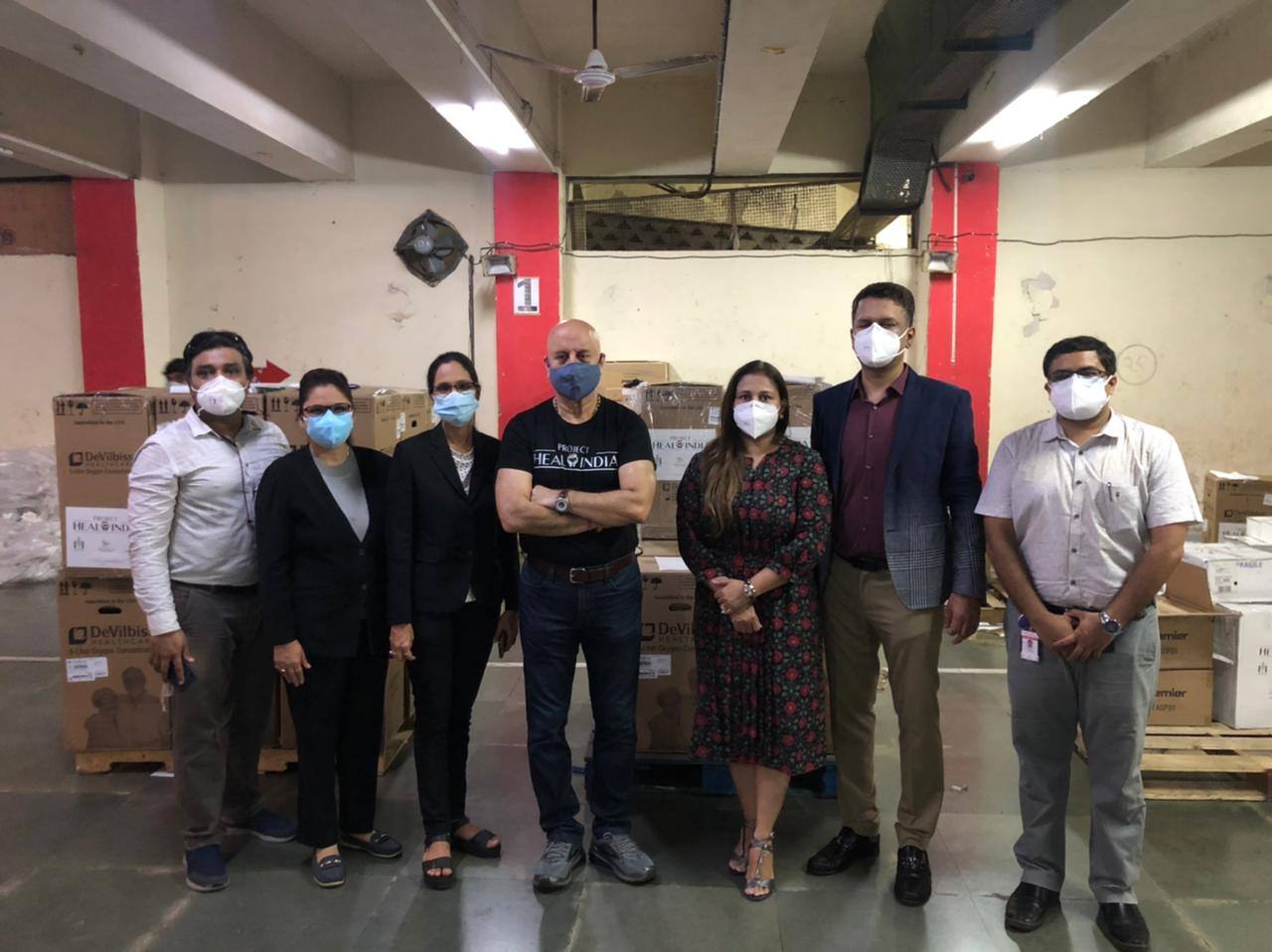 मदद के लिए आगे आए Anupam Kher, अस्पतालों में फ्री में भेज रहे ऑक्सीजन कंसंट्रेटर्स, वेंटिलेटर्स जैसी जरुरी चीजें