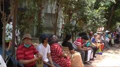 KDMC Vaccination : कल्याण-डोंबिवलीतील लसीकरण ठप्प, लसींचा अपुरा साठा, नागरिक तीन तास रांगेत