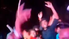 આણંદના આ ગામમાં BJPના અગ્રણી રાજૂ પઢીયારના ભત્રીજાના લગ્ન પ્રસંગમાં ઉડ્યા કોરોનાના નિયમોના ધજાગરા, જુઓ વીડિયો