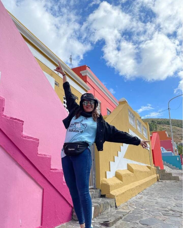 इनके अलावा अर्जुन बिजलानी, श्वेता तिवारी, दिव्यांका त्रिपाठी, महक चहल, आस्था गिल और अनुष्का शर्मा भी हिस्सा ले रहे हैं.