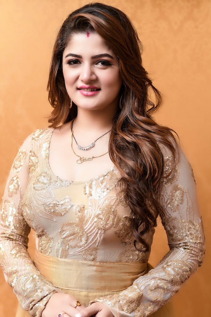 নির্বাচনের ফলাফলের পর ট্যুইট করে বিজেপি প্রার্থী লিখেছিলেন, 'যাঁরা আমায় এতদিন ভালোবেসেছেন, তাঁদের সবাইকে ধন্যবাদ। এই নির্বাচনের অংশ হতে পেরে আমি ধন্য। আমার কাছে এই পুরো যাত্রাটা শিক্ষণীয় ছিল। দিদি আর সমস্ত তৃণমূল প্রার্থীকে আমার শুভেচ্ছা। আশা করি সবাই সমাজের ভালোর জন্যই কাজ করবেন।' এই ট্যুইটটি মমতা বন্দ্যোপাধ্যায় ও অভিষেক বন্দ্যোপাধ্যায়কে ট্যাগ করেন তিনি।