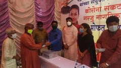 PHOTO | प्रणिती शिंदे, यशोमती ठाकूर यांनी गरजूंसाठी पोळ्या लाटल्या; सामाजिक संघटनांकडूनही मोफत जेवण