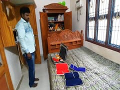 ஹோமியோபதி மருத்துவர் வீட்டில் நகைகள், ரூ.2.75 லட்சம் ரொக்கம் கொள்ளை..