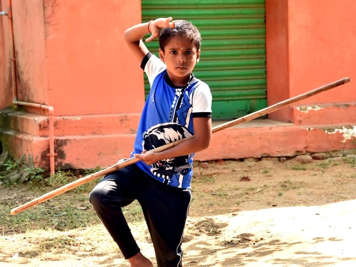 Silambam Champion Yashika | மூன்றே விரல்களில் சிலம்பம் சுற்றும் குட்டிச் சாம்பியன் யாஷிகா