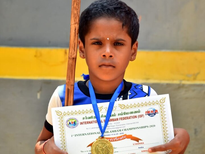 Silambam Champion Yashika | மூன்றே விரல்களில் சிலம்பம் சுற்றும் குட்டிச் சாம்பியன் யாஷிகா