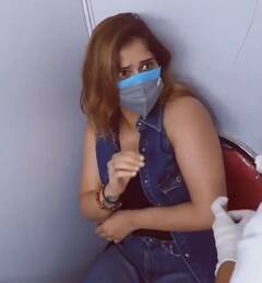 Bigg Boss 13’s Arti Singh BRUTALLY TROLLED For Panicking While Getting COVID-19 Vaccine, Netizens Call Her ‘Overacting Ki Dukaan’!