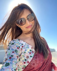 PICS: Khatron Ke Khiladi 11's Divyanka Tripathi Ditches Swimwear, Dons Stunning Saree At Beach; Hubby Vivek Dahiya REACTS!