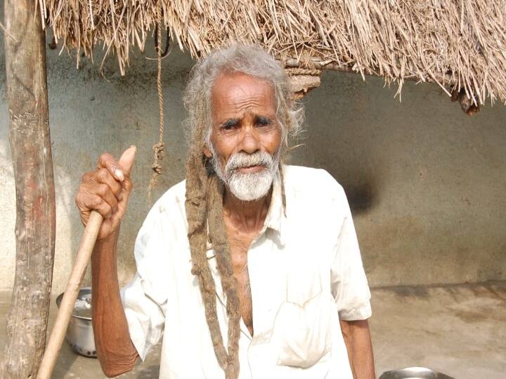 absence of ration card , irula begs for covid relief குழந்தைங்க பசியால் வாடுது.. எங்கள விட்டுடாதீங்க.. ரேஷன் கார்டு இல்லாமல் தவிக்கும் இருளர் பழங்குடியினர்.