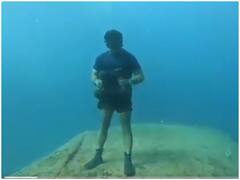 Watch: फिटनेस पर जागरुकता के लिए शख्स का अनोखा कदम, अंडरवाटर व्यायाम का वीडियो जारी