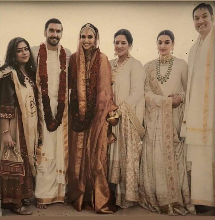 बॉलीवुड स्टार दीपिका पादुकोण और रणवीर सिंह ने साल 2018 में शादी की थी. रणवीर सिंह के पिता जगजीत सिंह भवनानी दीपिका को अपनी बहू नहीं बेटी मानती है. और उन्हें रणवीर से भी ज्यादा प्यार करते हैं. इसका खुलासा खुद दीपिका ने ही एक इंटरव्यू के दौरान किया था.