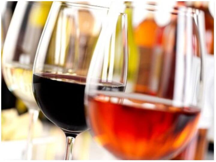 Red Wine For Skin: Make skincare potions from wine, know its other benefits Red Wine For Skin: शराब से स्किन केयर का बनाएं घोल, जानिए अन्य फायदे