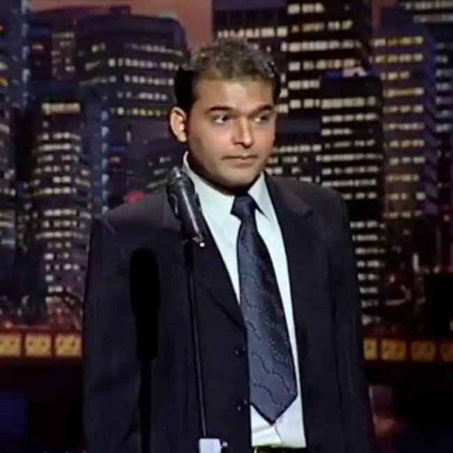 कपिल के असली सफर की शुरूआत हुआ थी द ग्रेट इंडियन लाफ्टर चैलेंज से जिसके तीसरे सीज़न में कपिल में न केवल हिस्सा लिया था बल्कि उसे जीता भी लेकिन क्या आप जानते हैं कि इस शो में वो पहले रिजेक्ट कर दिए गए थे. (फोटो - सोशल मीडिया)