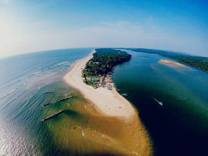 कोकण हा जैवविविधतेने नटलेला प्रदेश आहे. येथे वेगवेगळे ऋतू आणि वातावरणात होणाऱ्या बदलांमुळे निसर्गाचे अनेक चमत्कार पहायला मिळतात.