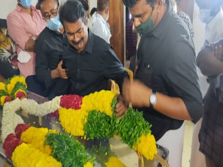 nam tamizhar party leader seeman crying for his father deadbody Seeman Senthamizhan | தந்தையின் உடலை பார்த்து கதறியழுத சீமான்..
