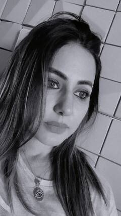 'Those Proud Eyes Missed Everything Today': Hina Khan Gets Emotional As She Begins Her First Shoot Post Father's Death