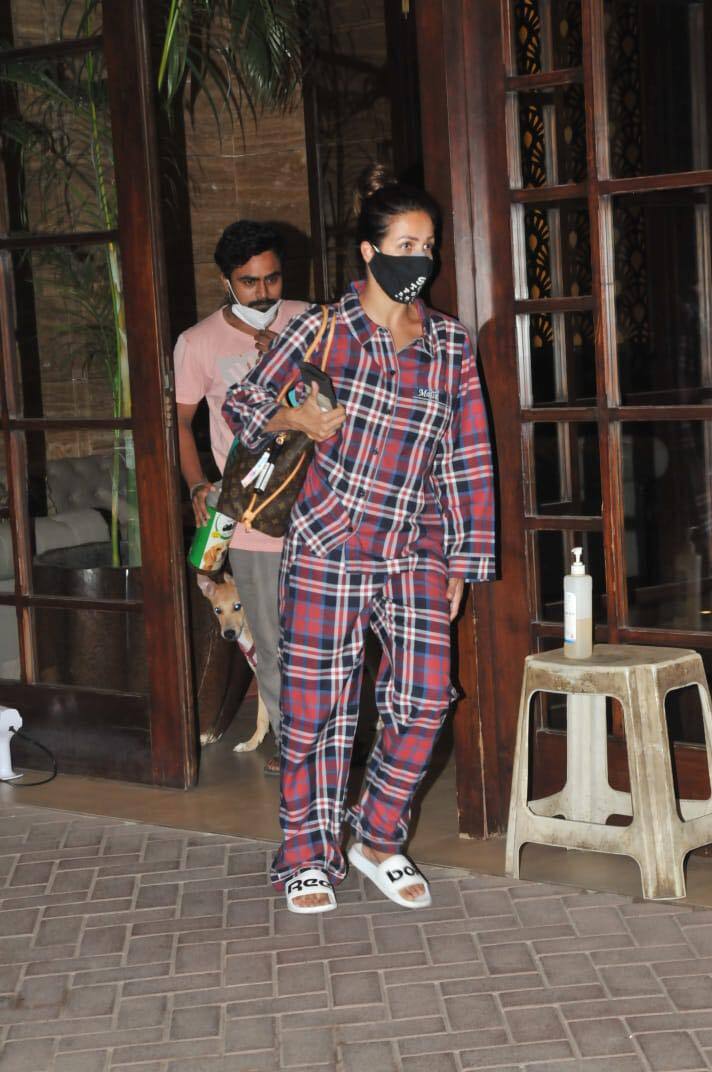 महाराष्ट्र में कोरोना के लगातार बढ़ते मामलों को देखते हुए लॉकडाउन लगा दिया गया है. इससे लोग अपने-अपने घरों में बंद हो गए हैं.