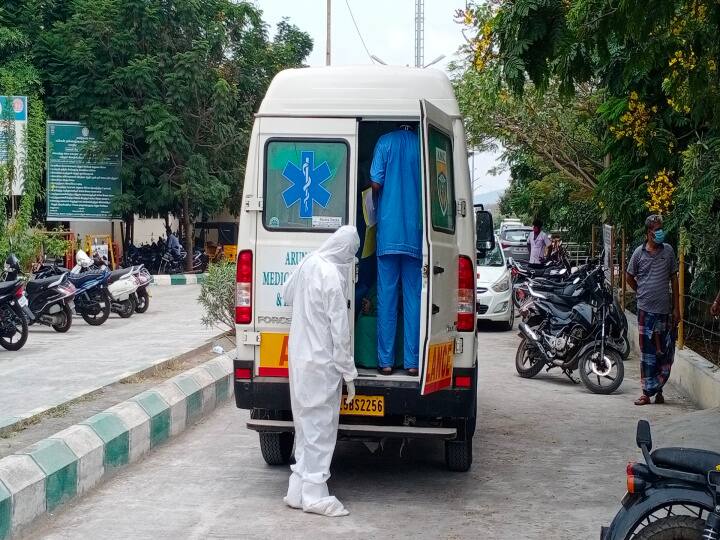 ஆம்புலன்ஸில் ஏற்றி வரப்பட்ட நோயாளி