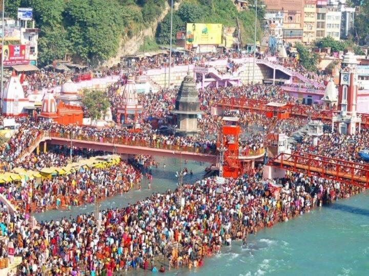 15 lakh people took holy dip in ganga during kumbh 2021 Kumbh 2021: 49 लाख नहीं, 15 लाख लोगों ने लगाई थी गंगा में डुबकी, 70 फीसदी कम भीड़ का अनुमान
