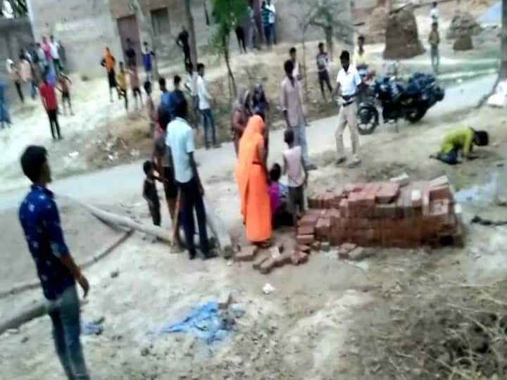 कौशांबी: जमीनी विवाद को लेकर दो पक्षों में जमकर हुई मारपीट, आधा दर्जन लोग हुए घायल clash between two groups over land dispute in kaushambi uttar pradesh ann कौशांबी: जमीनी विवाद को लेकर दो पक्षों में जमकर हुई मारपीट, आधा दर्जन लोग हुए घायल