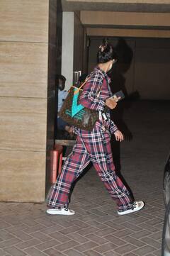 लॉकडाउन के बीच मुंबई के बांद्रा में स्पॉट हुईं मलाइका अरोड़ा, अब तस्वीरें हो रही हैं वायरल