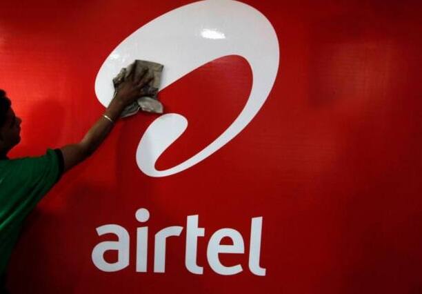 નવી દિલ્હીઃ ભારતીય ટેલિકૉમ કંપની એરટેલ (Airtel)એ તાજેતરમાં જ બે નવી પ્રીપેડ રિચાર્જ પ્લાન (Prepaid Recharge Plan) લૉન્ચ કર્યા છે. જેને એક્ટિવેટ કરાવવા પર ગ્રાહકોને ફ્રી કૉલિંગ અને હાઇ સ્પીડ 4G ઇન્ટરનેટ ઉપરાંત હેલ્થ ઇન્શ્યૉરન્સ (Life Insurance)નો લાભ પણ આપવામાં આવી રહ્યો છે.