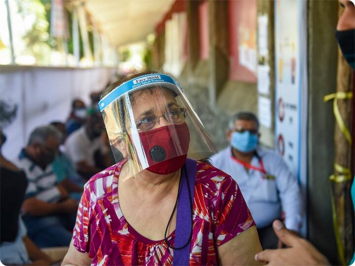 Corona new cases increased in 316 districts know where corona cases are slow down now देश में कोरोना की बेकाबू रफ्तार, लेकिन बेहतर हो रही रिकवरी दर; इन 9 राज्यों में कोविड-19 केस कम होने से राहत