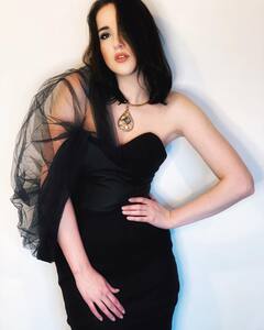 PHOTO | राहुल महाजनच्या तिसऱ्या पत्नीचा ग्लॅमरस अंदाज, चाहते घायाळ