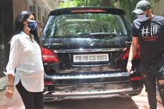 क्लिनिक के बाहर पत्नी संग स्पॉट हुए हरभजन सिंह, तस्वीरों में दिखा गीता बसरा का बेबी बंप