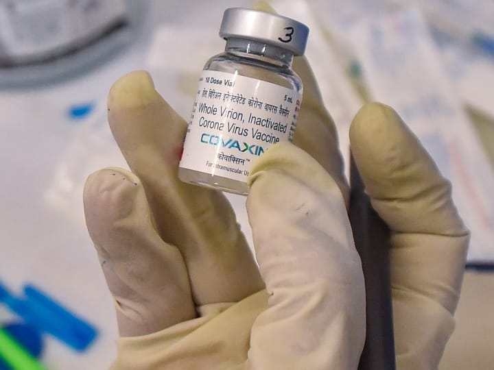 216 crore Corona vaccine doses to be available in 5 months enough to cover all Says government सरकार ने कहा- अगस्त से दिसम्बर के बीच कोरोना टीके की 216 करोड़ खुराक उपलब्ध होंगी, सभी के लिए पर्याप्त