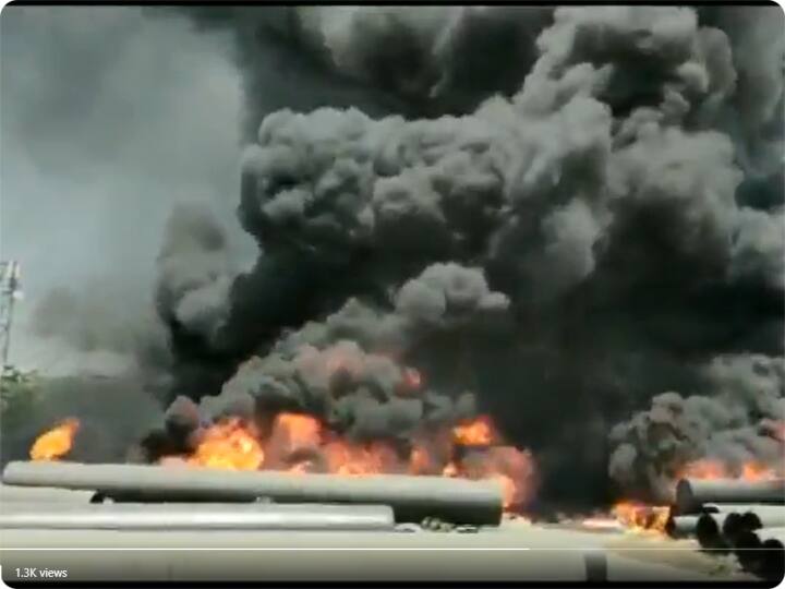 महाराष्ट्र के पालघर में लगी भीषण आग, दमकल की पांच गाड़ियां मौके पर पहुंचीं A massive fire breaks out in a chemical tanker in Palghar Maharashtra महाराष्ट्र के पालघर में लगी भीषण आग, दमकल की पांच गाड़ियां मौके पर पहुंचीं