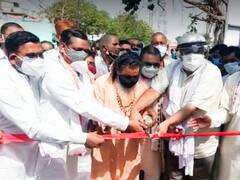 बीजेपी विधायक ही नहीं कर रहे हैं कोरोना नियमों का पालन, जानें- कहां मजाक बन गई सोशल डिस्टेंसिंग