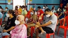 VACCINATION : अपोलो हॉस्पिटलकडून सोसायटीत लसीकरण, NRI कॉम्प्लेक्समध्ये 800 जणांचं लसीकरण