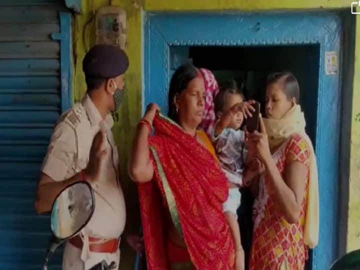 Bihar Police Misbehaved with women, mobiles were broken when they started making videos in arrah ann वाह री बिहार पुलिस! महिलाओं के साथ की बदसलूकी, वीडियो बनाने लगे तो मोबाइल भी फेंक कर तोड़ा