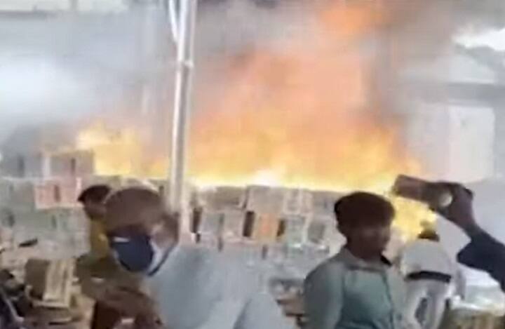 fire broke out in Rajkot mango market Rajkot :  મેંગો માર્કેટમાં અચાનક આગ લાગતાં મચી અફરા-તફરી