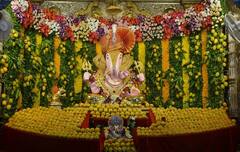 In Pics : अक्षय्य तृतीयेनिमित्त दगडूशेठ गणपती आणि सिद्धीविनायक मंदिरात आंबा महोत्सव 