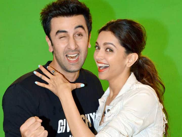 कई बॉलीवुड सेलेब्स की लव स्टोरीज का अंत बुरा हुआ और इनका ब्रेकअप हो गया. इनमें एक जोड़ी रणबीर कपूर और दीपिका पादुकोण की भी है. दोनों फिल्म 'बचना ए हसीनों' की शूटिंग के दौरान करीब आए थे और फिर इन्होंने तकरीबन दो साल तक डेटिंग की थी. वैसे भले ही इनकी करीबियां 'बचना ए हसीनों' के दौरान बढ़ी लेकिन इनकी पहली मुलाकात पहले ही हो चुकी थी.