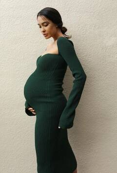 तस्वीरों में- लीजा हेडन ने फ्लॉन्ट किया बेबी बंप, प्रेग्नेंट महिलाओं को आउटफिट के टिप्स दिए