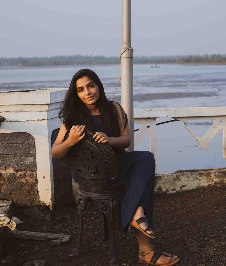 சாய்ந்தாலும் தேய்ந்தாலும் நீயாக வேண்டும்