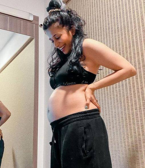हिंदुस्तान टाइम्स से बात करते हुए किश्वर मर्चेंट आगे बोली, 'परिवार भी ये फैसले करता है कि मैं काम करना चाहती हूं या नहीं. ये अंतत: एक्टर का ही फैसला होता है. आपकी एक्टर से हमेशा बात होती है.'