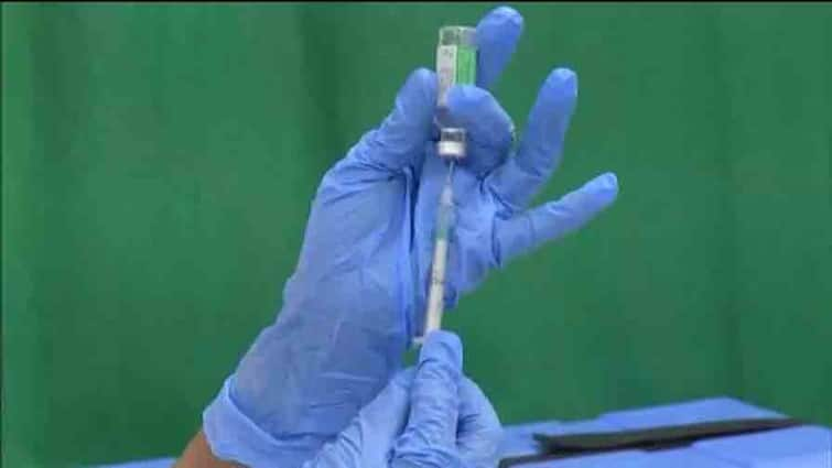 us cdc says that fully vaccinated individuals can resume activities without wearing a mask or social distence કોરોનાની રસી લીધી હોય તેમણે માસ્ક પહેરવાની કે સોશિયલ ડિસ્ટન્સિંગનું પાલન કરવાની જરૂર નથી ? કોણે કર્યો આ મોટો દાવો ?